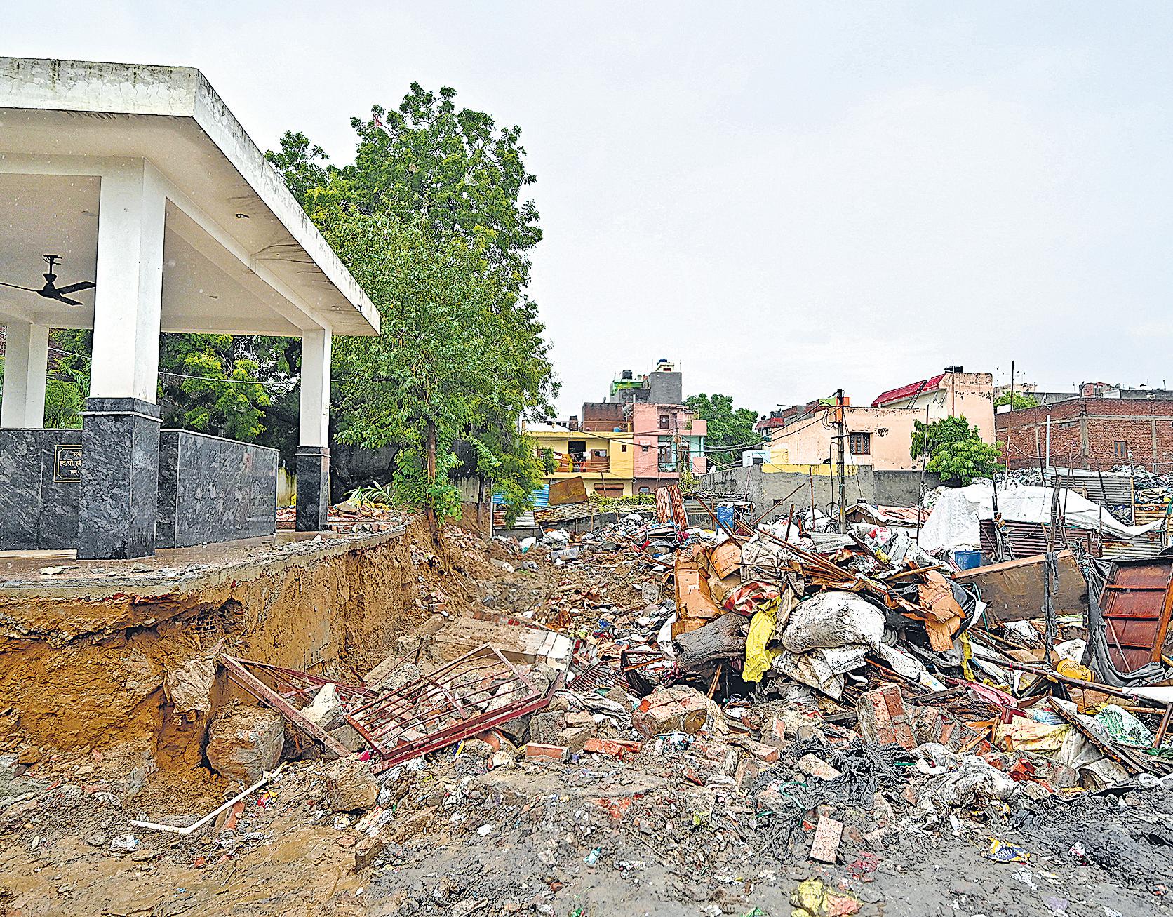 7 dead as Capital crumbles under rain again