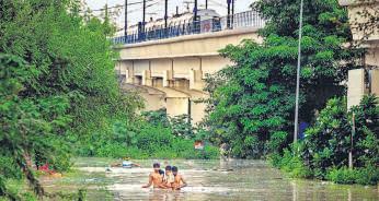 Waterlogging at Yamuna Bank station, Kashmere Gate ISBT; ops continue