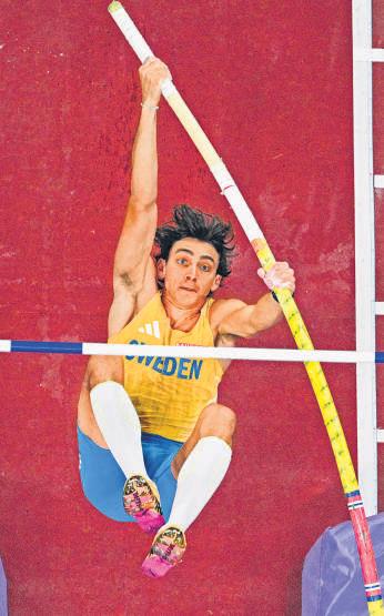 Duplantis soars to win and world record