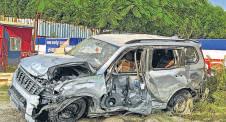 39-year-old dead, two injured after SUV hits divider and flips in Ggm