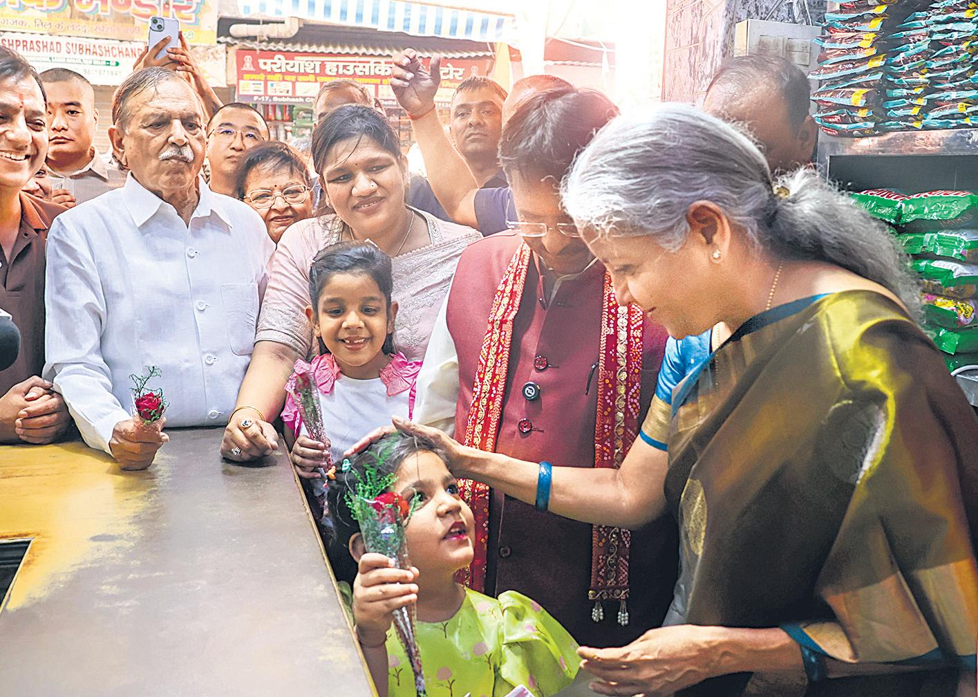 Ministers tour markets in city to push NextGen GST