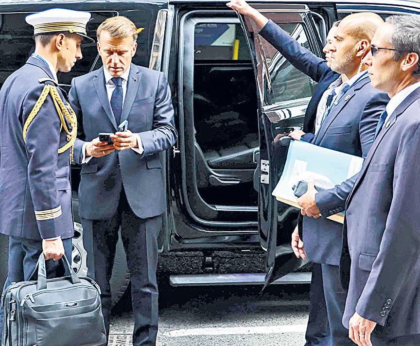 Macron calls Trump after being blocked by US leader’s motorcade