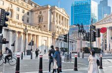UK to toughen rules for those seeking permanent residency
