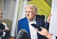 Trump jets to Asia as China trade talks start