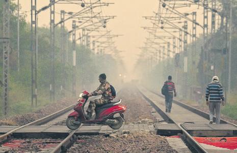 Haze lingers over city, cloud seeding may happen today