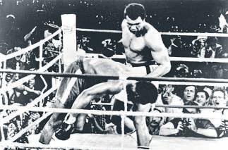 Gritty Ali takes out fearsome Foreman, reclaims world title