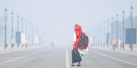 Delhi winter unsuitable for cloud seeding: IIT-D
