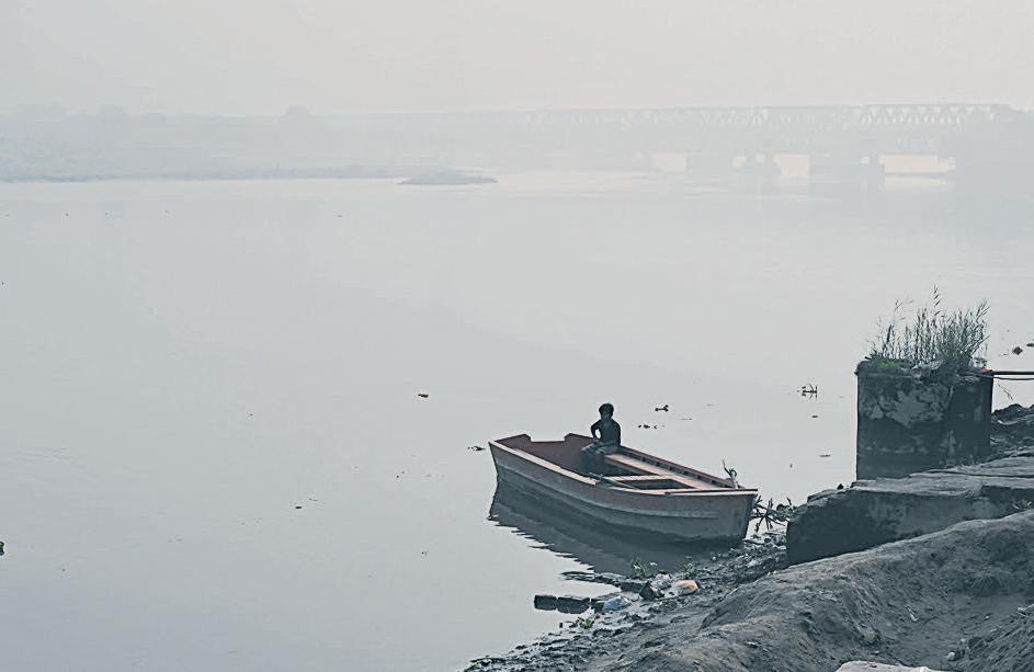 Delhi air nears 'severe' level; CAQM delays Stage 3 steps