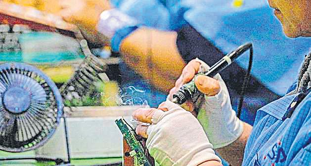 Govt clears 17 projects to boost production of electronic goods