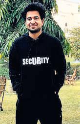 Fan confuses Siddhant Chaturvedi with Samay Raina; actor says he didn't mind