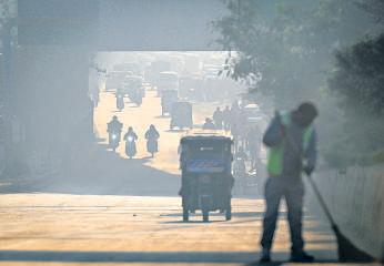 Air slips back to 'very poor'; forecast grim