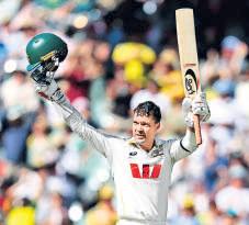 Snicko reprieve for ton-up Carey in Adelaide Test