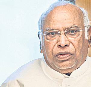 K'TAKA LEADERSHIP CONFUSION NOT HIGH COMMAND'S FAULT: KHARGE
