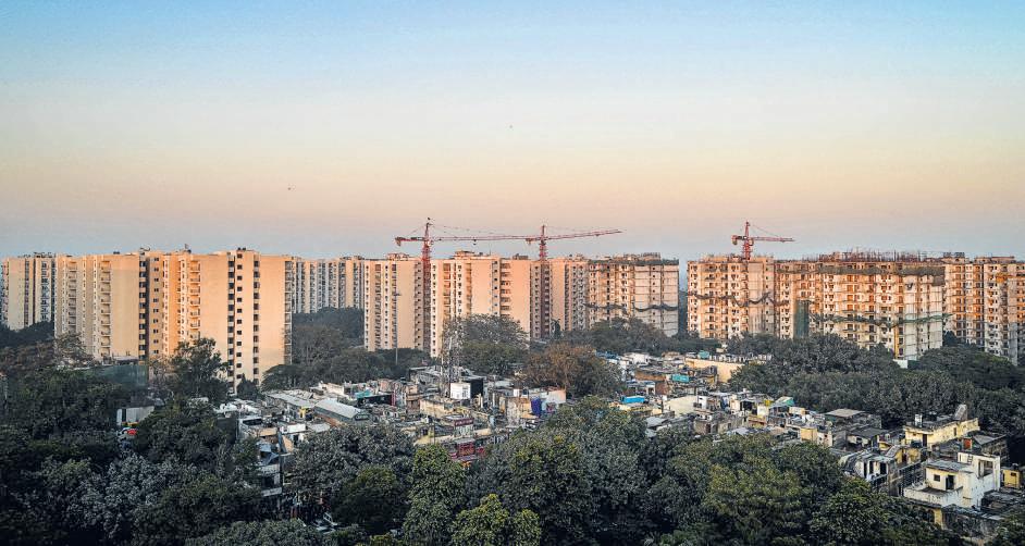 Low-rise Capital to high-rise city