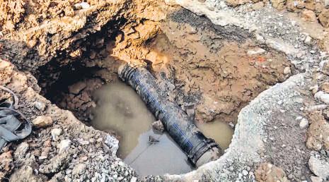 Across India, patchy supply raises risk of contamination in water line