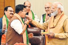 Modi warns of risk from ‘urban naxals’, illegal immigration