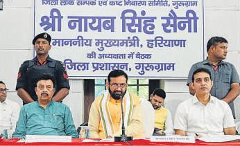 CM acts on civic lapses in meet, warns officials