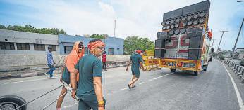 Kanwariyas rattle Delhi quiet