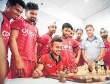 Fulton uses chess board to boost hockey team’s strategic thinking