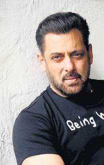 Meri pasaliyan tooti thi: Salman's jibe after AR Murugadoss accuses him of being tardy