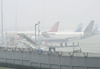 Delhi fog chaos: Haze to persist for 2 more days