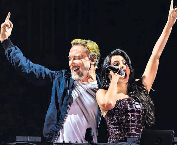 DAVID GUETTA TURNS SUNBURN INTO A GIANT SING-ALONG