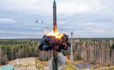 Fears of new arms race as key nuke pact set to expire