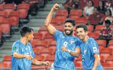Jhingan sees red, Rahim helps 10-man India escape with a draw