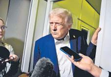 Trump jets to Asia as China trade talks start