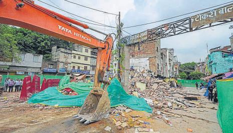 Man killed as 3 buildings collapse near metro site