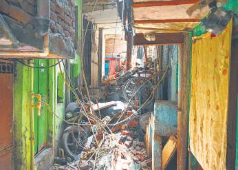 Cops file FIR in building collapse, one more dead