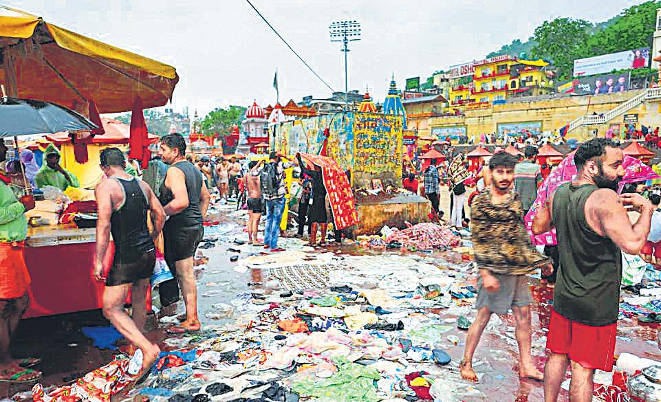 Haridwar flooded with waste after record Kanwar influx