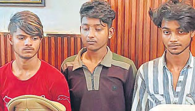 Three men kill 17-year-old friend for following a girl on Instagram, held