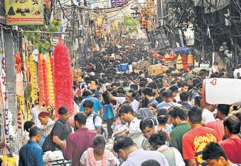 Ban or no ban, markets abuzz with cracker sales
