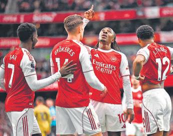 Arsenal extend lead at the top as Man City lose at Villa