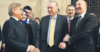 Pak constitution change: Oppn decries SC’s ‘death’