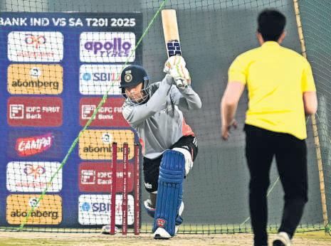 The Surya question lingers as India hope to seal series