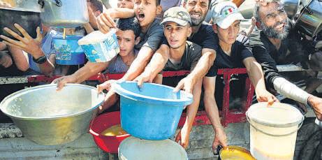 Israeli strikes kill 21 Gazans: Officials