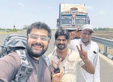 YOUTUBER WHO TRAVELLED ACROSS INDIA ON ZERO BUDGET