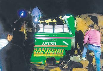 15 killed as landslide hits bus in rain-hit Himachal