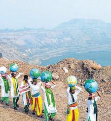 Fresh land subsidence in Katras sparks panic