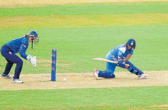 Deepti powers India to win