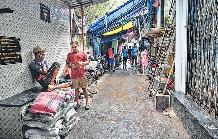 Crores of funds spent on Mumbai slum without any improvement