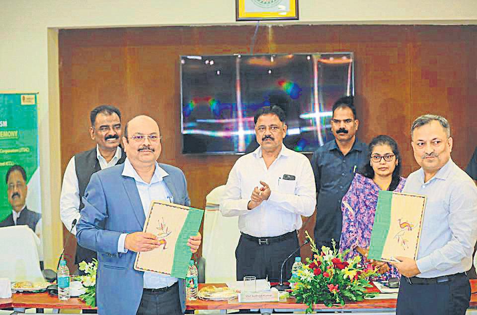 Soren govt inks MoU to kick off mining tourism in state