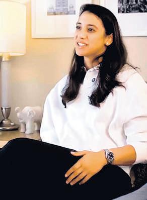 Ringless comeback: Smriti's new post sets off online chatter