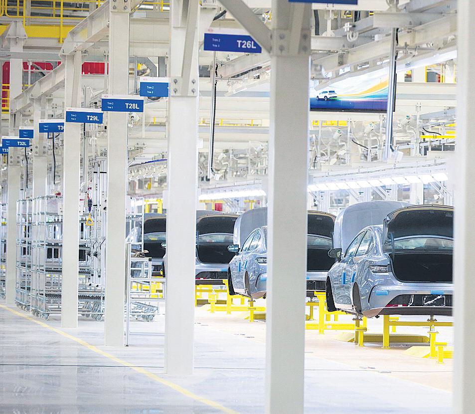 Auto firms want clean energy to fuel 50% of cars sold by '30