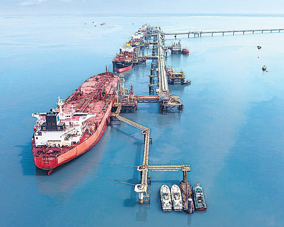 Jury out on oil sanctions hit on RIL as co assesses impact