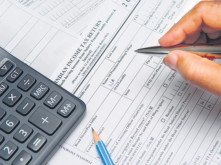 Income below ₹12 lakh: Should I pay advance tax in new regime?