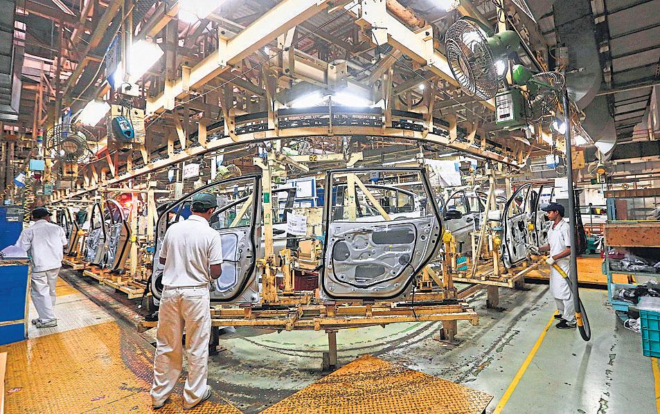 Centre mulls cut in PLI auto sops to ₹2,000 cr for FY26