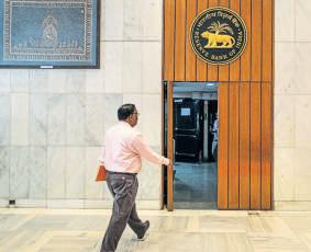 Fintechs turn fund magnets with cross-border licensing